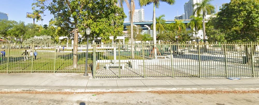 El 22 de diciembre en el parque José Martí, ubicado en el 362 del suroeste y la calle 4, Miami, Florida, 33130. De 8:00 am a 12:00 pm.
<br>