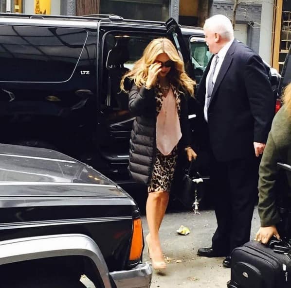 Otro detallito que no ha pasó desapercibido esos días fueron los atuendos de 'Thalis', con blusas holgadas.