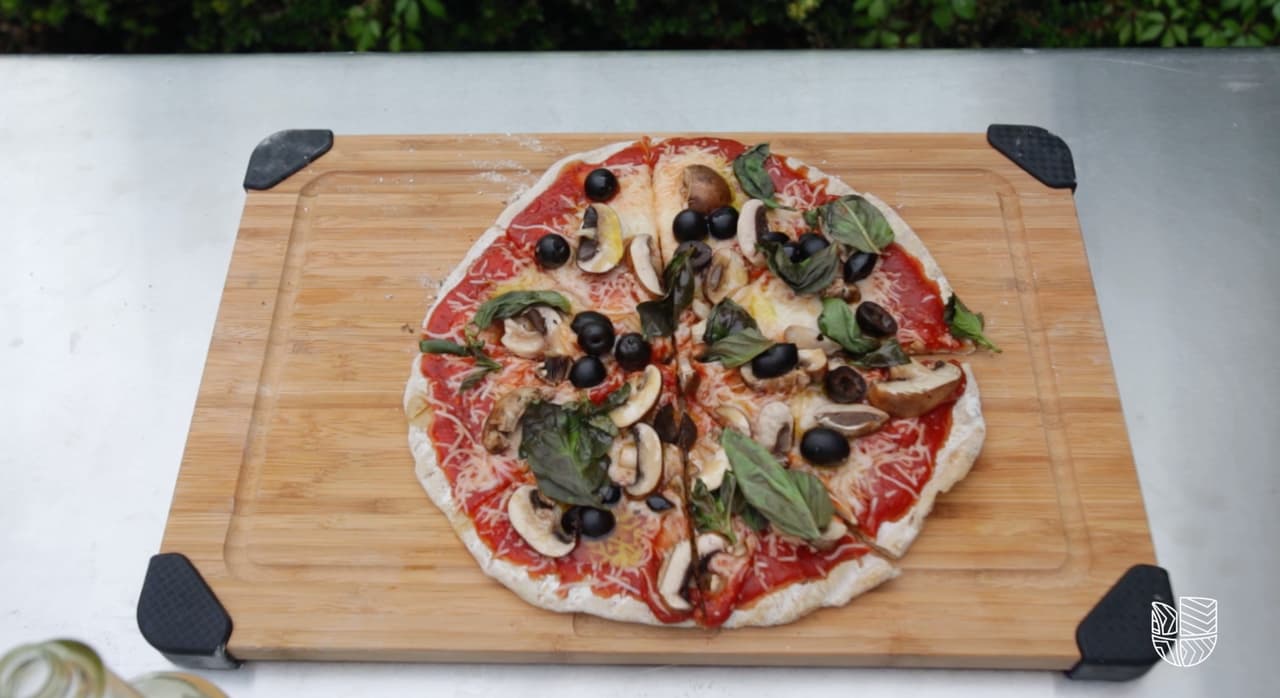 Convierte tu asador en un horno para pizzas