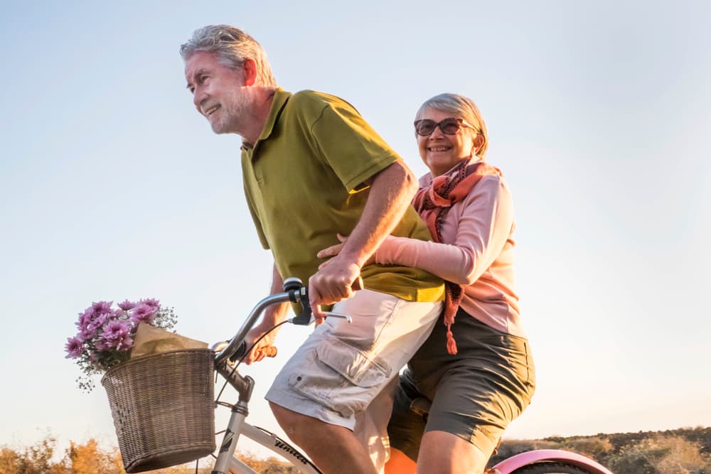 Goza el presente y vive tu realidad deja que se expanda la energía liberadora de Urano que atraerá a ti alegría, innovación y progreso.