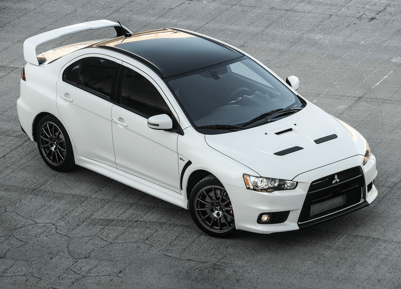 8. Mitsubishi Lancer Evolution: Con la salida del mercado del increíble Lancer Evolution (las últimas unidades se producirán en Marzo del 2016) la afligida Mitsubishi dejará de vender el único de sus vehículos que aún le daba algo de emoción a esa marca. Mitsubishi concentrará sus esfuerzos futuros en la producción de camionetas crossovers y de auto eléctricos. ¡Buena suerte!