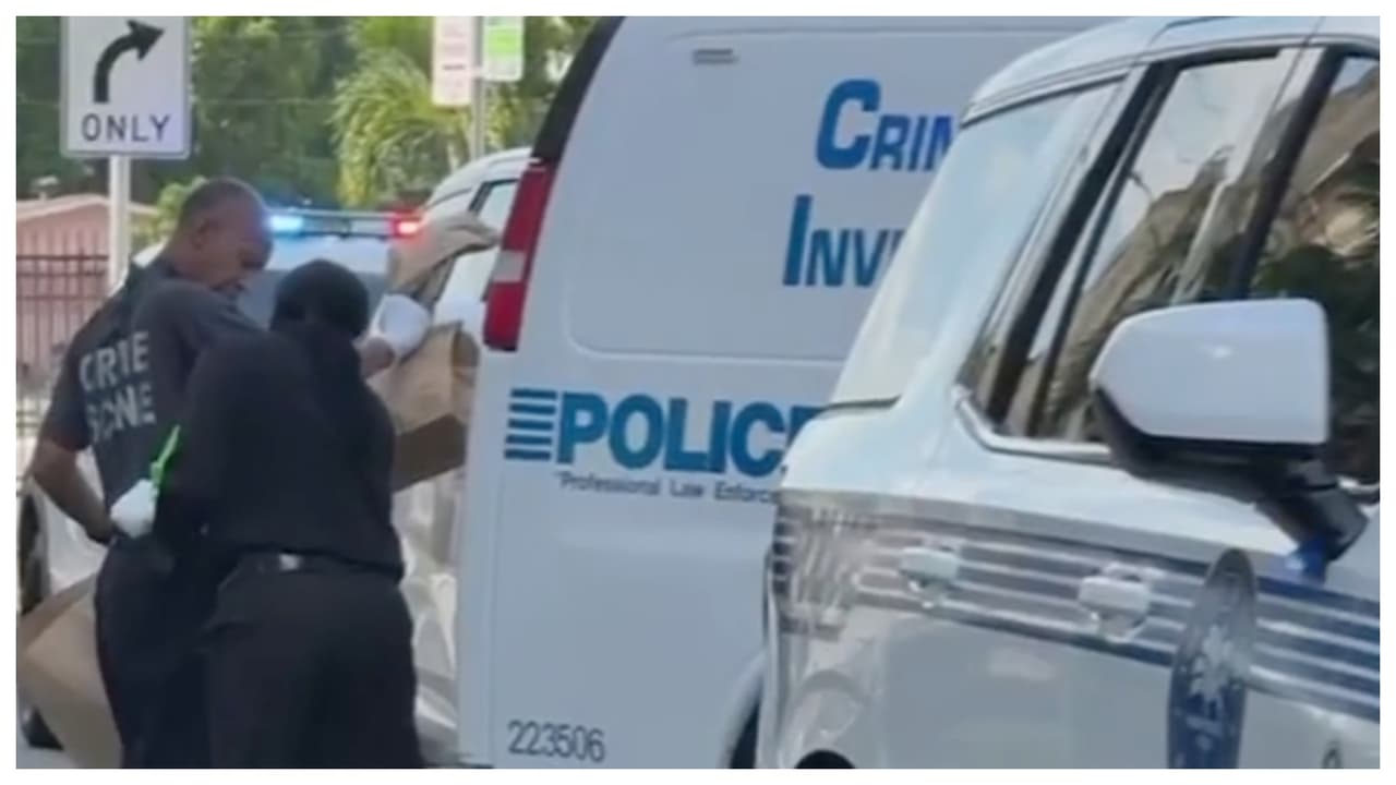 Arrestan a un hombre acusado de apuñalar a su madre y abuela
