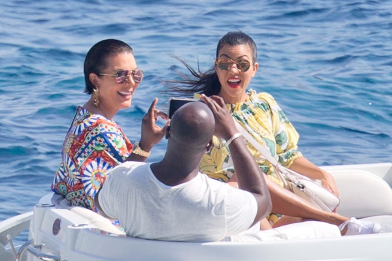 Kris y su novio, Corey Gamble se unieron al viaje.