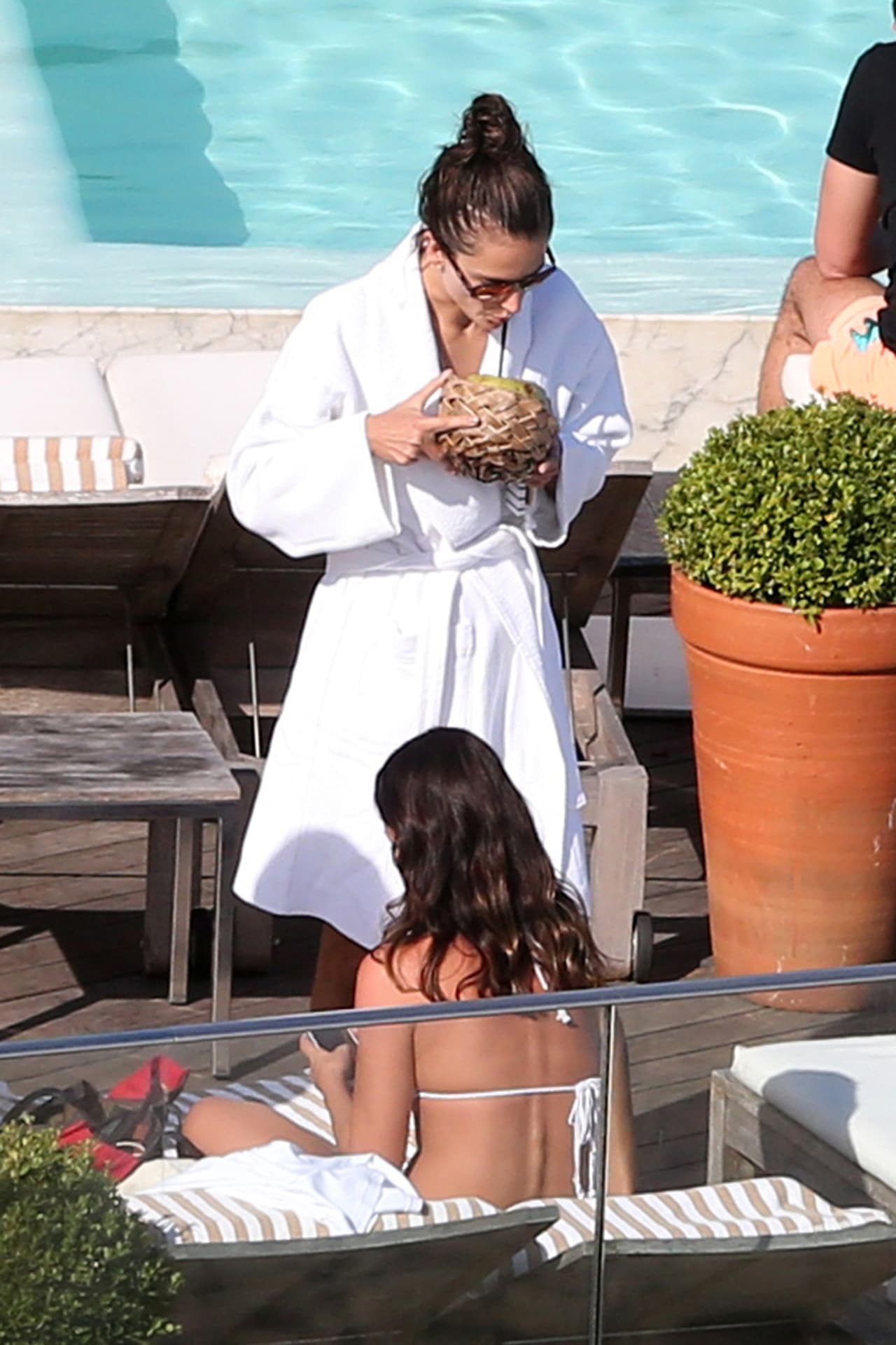 La modelo se encuentra gozando de lo lindo por Río de Janeiro.