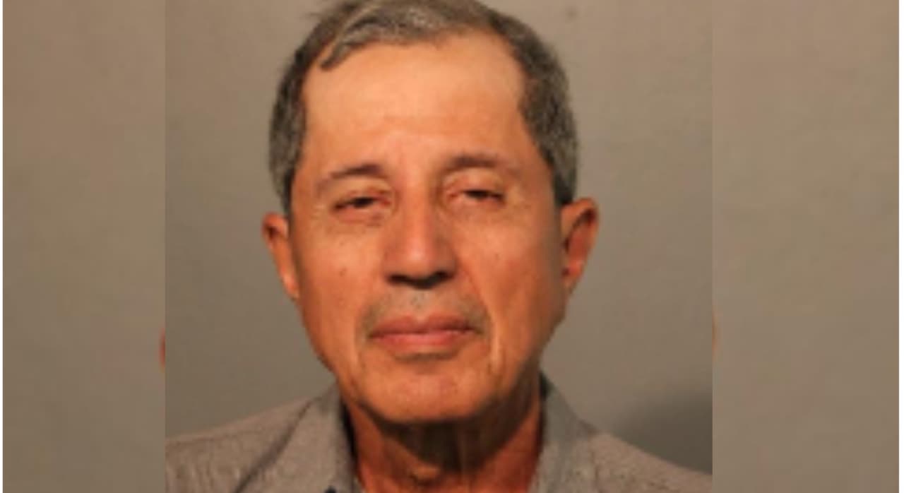 Acusan a Juan Roldón de abusar de niña de 14 años en Chicago 