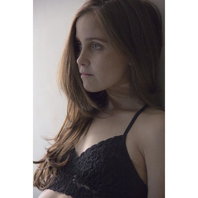 Comenzó su carrera desde muy pequeña. En 2005 regresó a las novelas con su primer rol como villana en la novela ´Peregrina´.