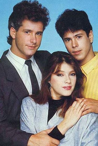 En 'Primavera' (1987) le dieron su primer protagónico, pero fue con 'Abigaíl' (1988) que le llegó la fama. En esta telenovela venezolana compartió créditos con Catherine Fulop quien, por cierto, se convirtió en su esposa.