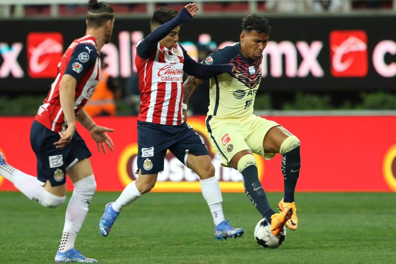 El Guadalajara y las Águilas brindaron un duelo poco espectacular en el Estadio Akron, aunque los locales tuvieron mejores oportunidades para marcar.