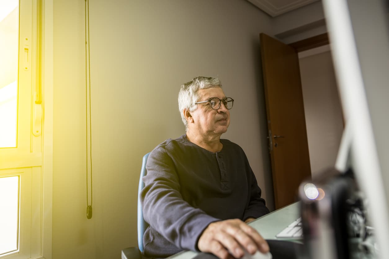 ¿Eres un adulto mayor y estás enfrentando dificultades económicas? Estos recursos pueden ayudarte