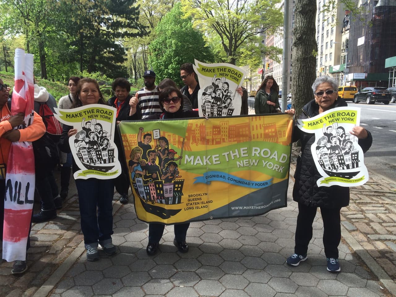 Activistas demandan en NY ayuda para pagar deuda de Puerto Rico 