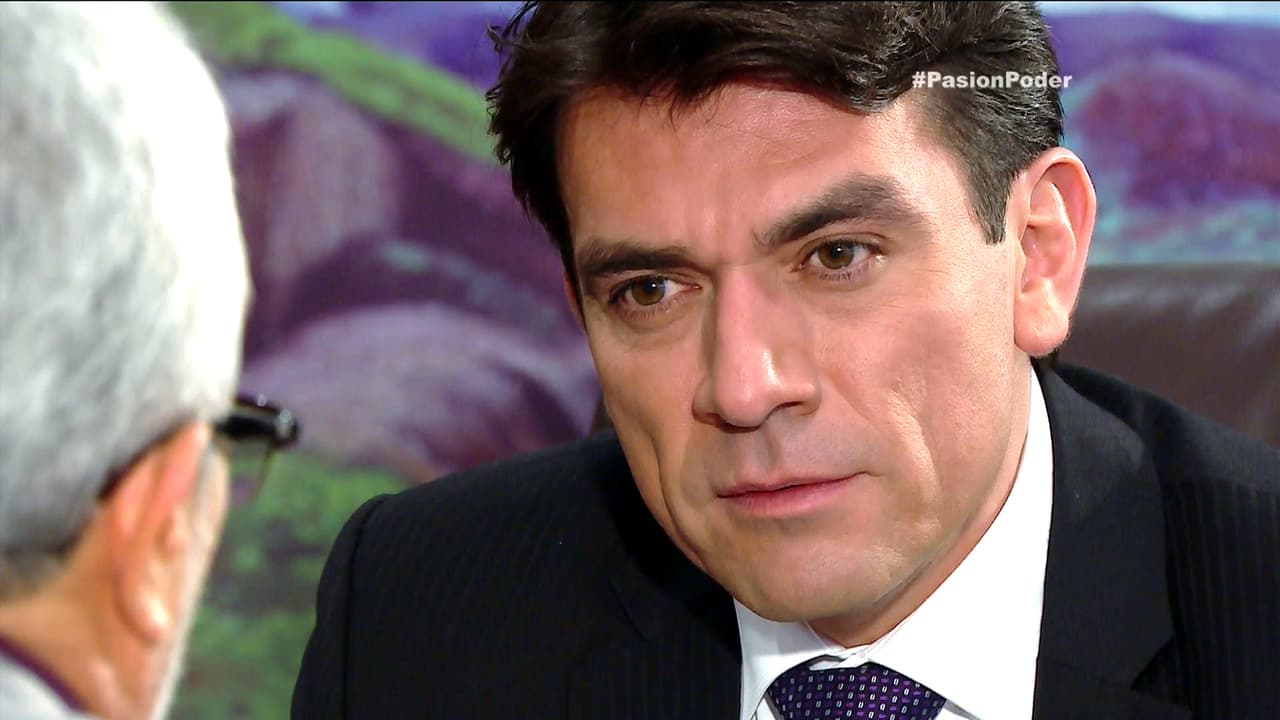 En Pasión y Poder, Arturo quiere recuperar a como dé lugar el amor de Julia y está dispuesto a utilizar todas sus armas pala lograrlo.