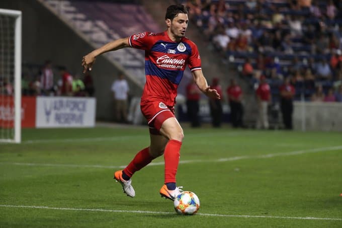 Pollo Briseño ve a Chivas fuerte