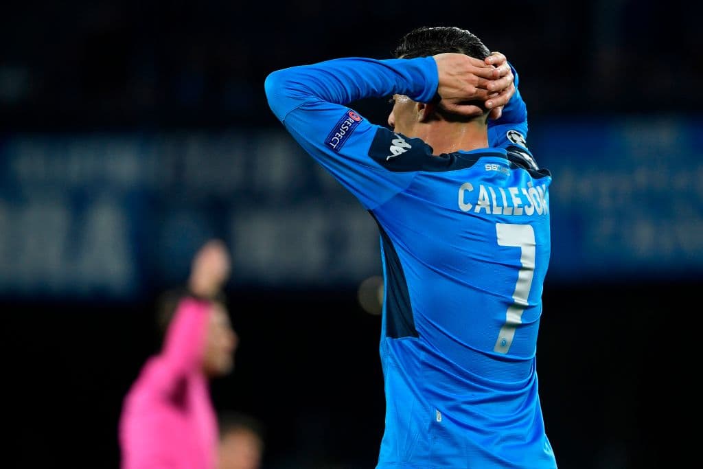 Ocasión perdida por parte de Callejón, pierde un mano a mano y desperdicia la oportunidad de marcar el primer tanto.