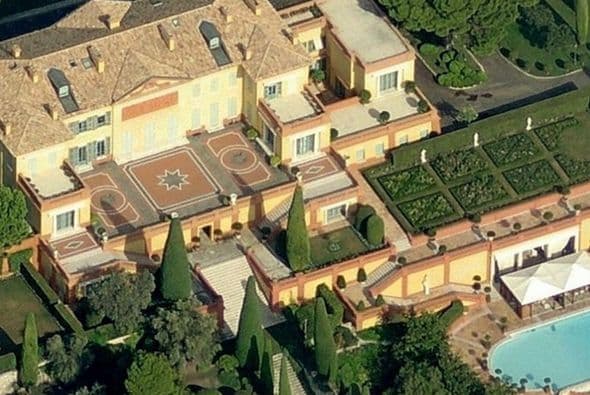 Villa Leopolda ($508 millones). Esta propiedad ubicada en la Costa Azul de Francia, pertenece al multimillonario ruso Mikhail Prokhorov, político y dueño del equipo de basketball Brooklyn Nets. Cuenta con un jardín de 80.000 metros cuadrados, cuatro pisos con 11 habitaciones cada una, 14 baños y un bowling privado. (Imagen tomada de Twitter)