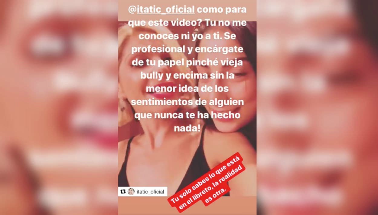 Utilizando de fondo una imagen del 
<b><a href="https://www.univision.com/famosos/frida-sofia-ya-parale-la-peticion-que-a-duo-le-hacen-silvia-pinal-y-alejandra-guzman-video">video que publicó Itatí Cantoral junto a María Chacón</a></b>, 
<b>Frida Sofía</b> le preguntó cuál era el propósito de esa grabación, si ella ni siquiera la conoce. "Sé profesional y encárgate de tu papel, 
<b>pinche vieja bully</b> y encima sin la menor idea de los sentimientos de alguien que nunca te ha hecho nada", le espetó la única hija de Alejandra Guzmán.