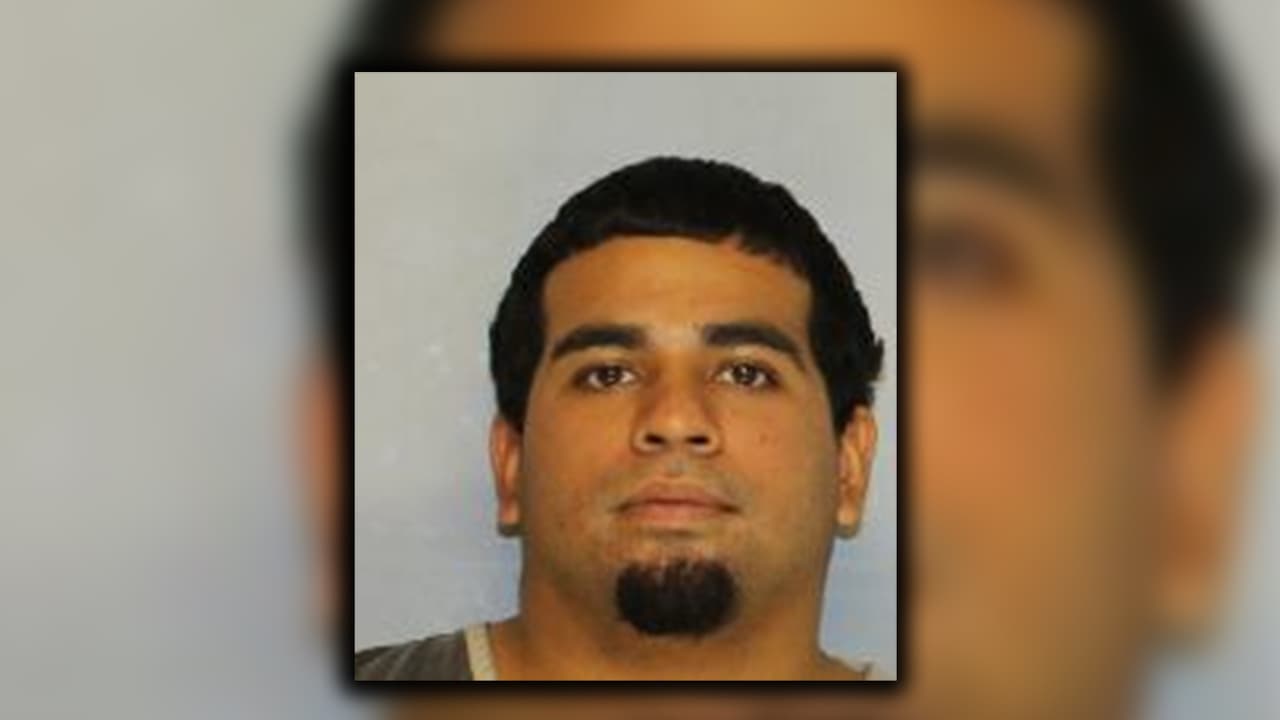 Jan López, primo de los otros dos sospechosos, fue detenido en su casa el 18 de agosto. No está claro cómo las autoridades lo relacionaron con la red de robos.