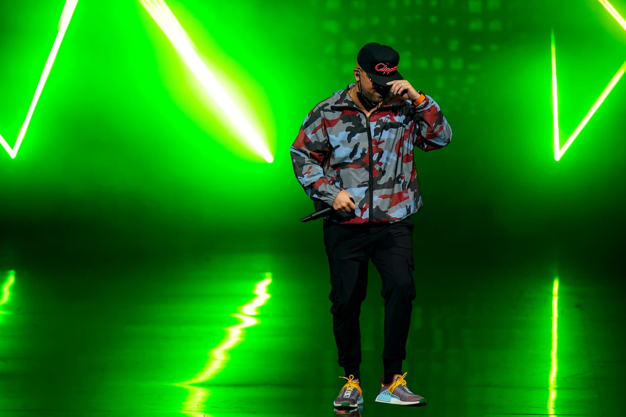 Wisin ensayó el show con el que contagiará su ritmo urbano. Este año, recibirá el Premio Lo Nuestro a La Excelencia, lo que hara más especial su presencia en esta noche.