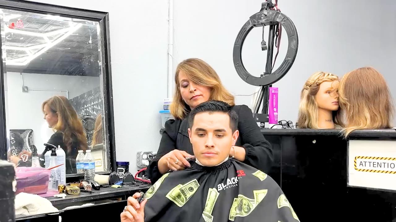 Texas exigirá comprobar estatus legal para obtener licencia de cosmetología