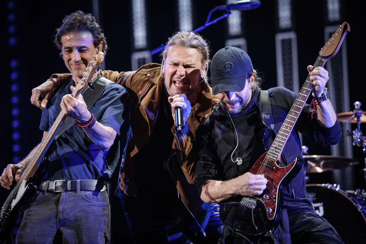 Fher y el resto de los integrantes dieron todo en el escenario durante los ensayos.
<br>