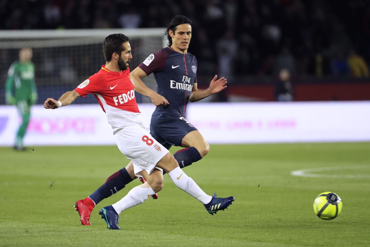 Mónaco apenas mostraba capacidad de reacción y veía el dominio de su rival.