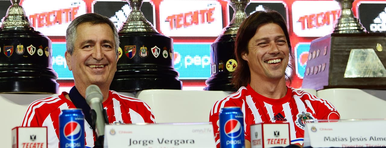 Photo during the official presentation of the new Technical Director of Team Guadalajara for the Apertura 2015 tournament, at Omnilife Stadium, in the photo: (l-r), Jorge Vergara and Matias Almeyda DT of Guadalajara Foto durante la presentacion oficial del Nuevo Director Tecnico del Equipo Guadalajara para el Torneo Apertura 2015, en el Estadio Omnilife, en la foto: (i-d), Jorge Vergara ay Matias Almeyda DT de Guadalajara 18/09/2015/MEXSPORT/Adrian Macias.