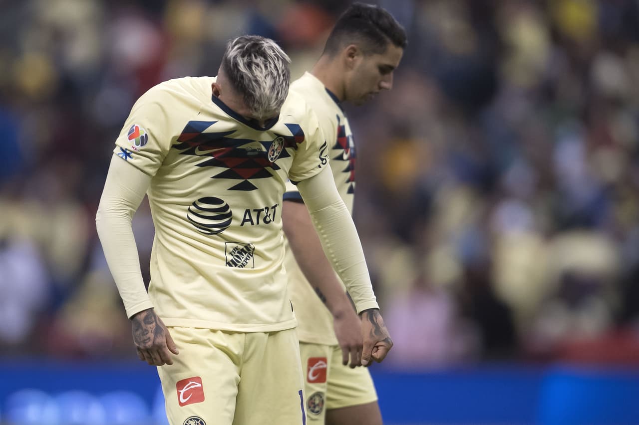 Durante el Apertura 2018, el América se coronó campeón, pero al iniciar el Clausura 2019 inició con el pie izquierdo sumando sólo seis puntos, al final logró quedar en octavo lugar de la tabla.