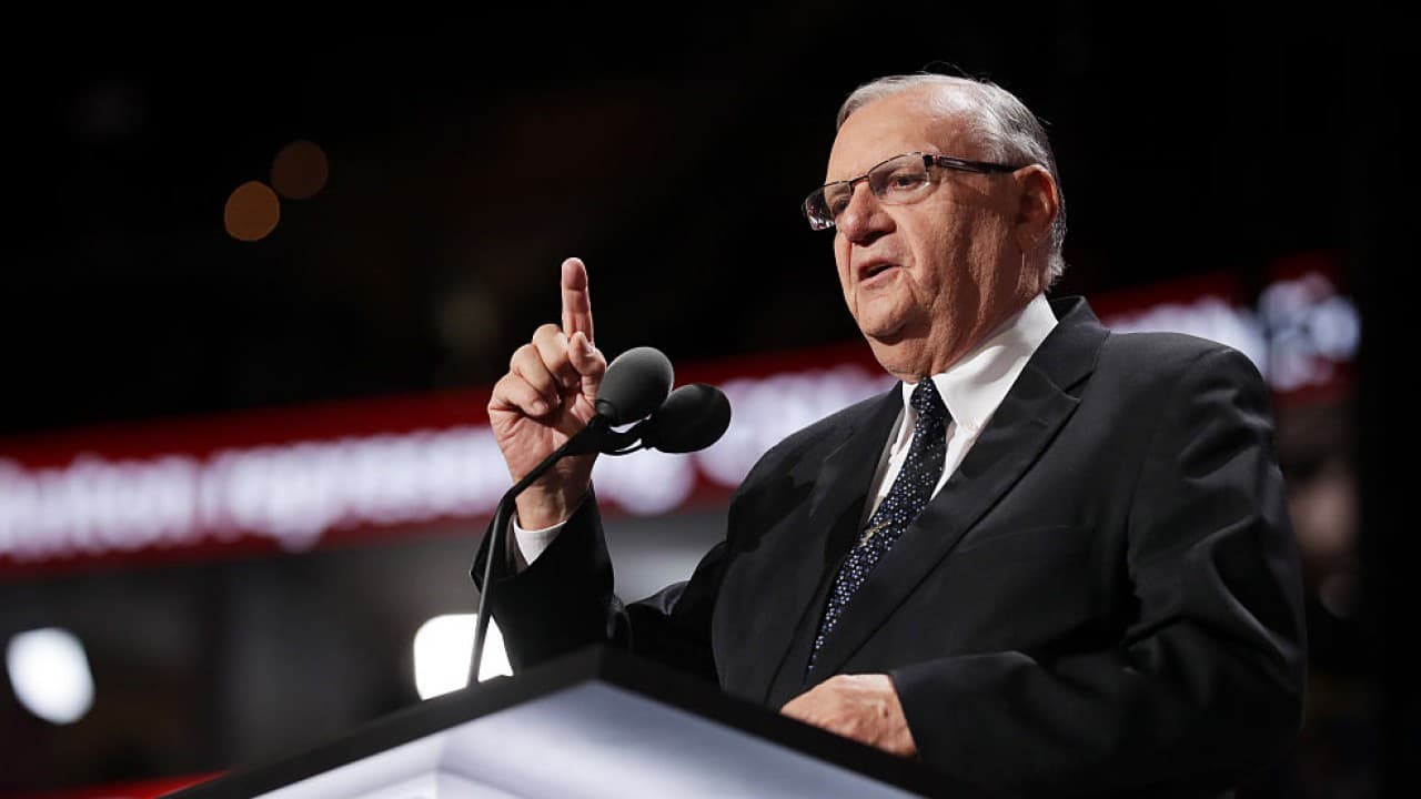 El sheriff Arpaio dejó servida la escena para el discurso más antiinmigrante de Donald Trump
