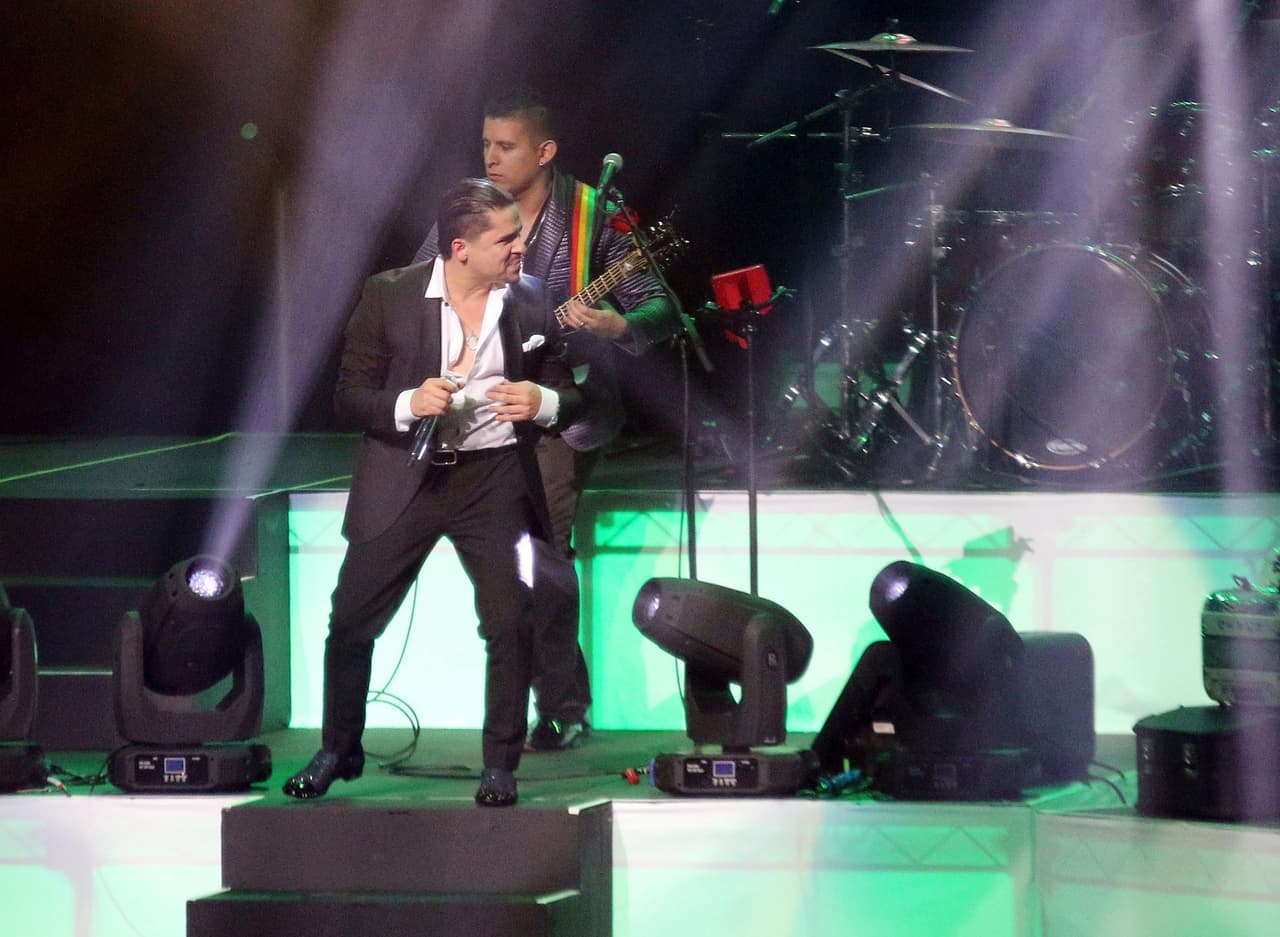 Esta vez Larry llegó renovado.