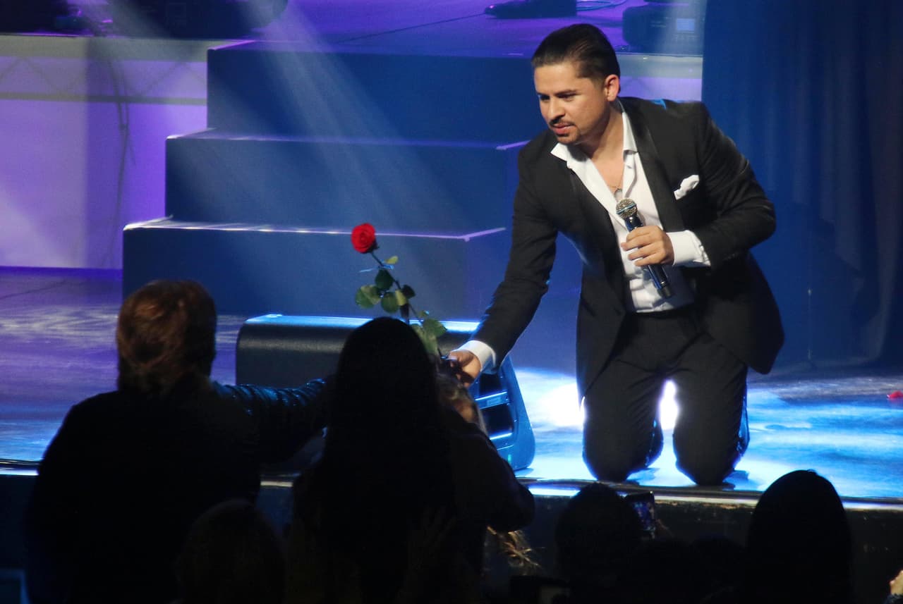 Larry Hernández creará beca para apoyar a estudiantes de música