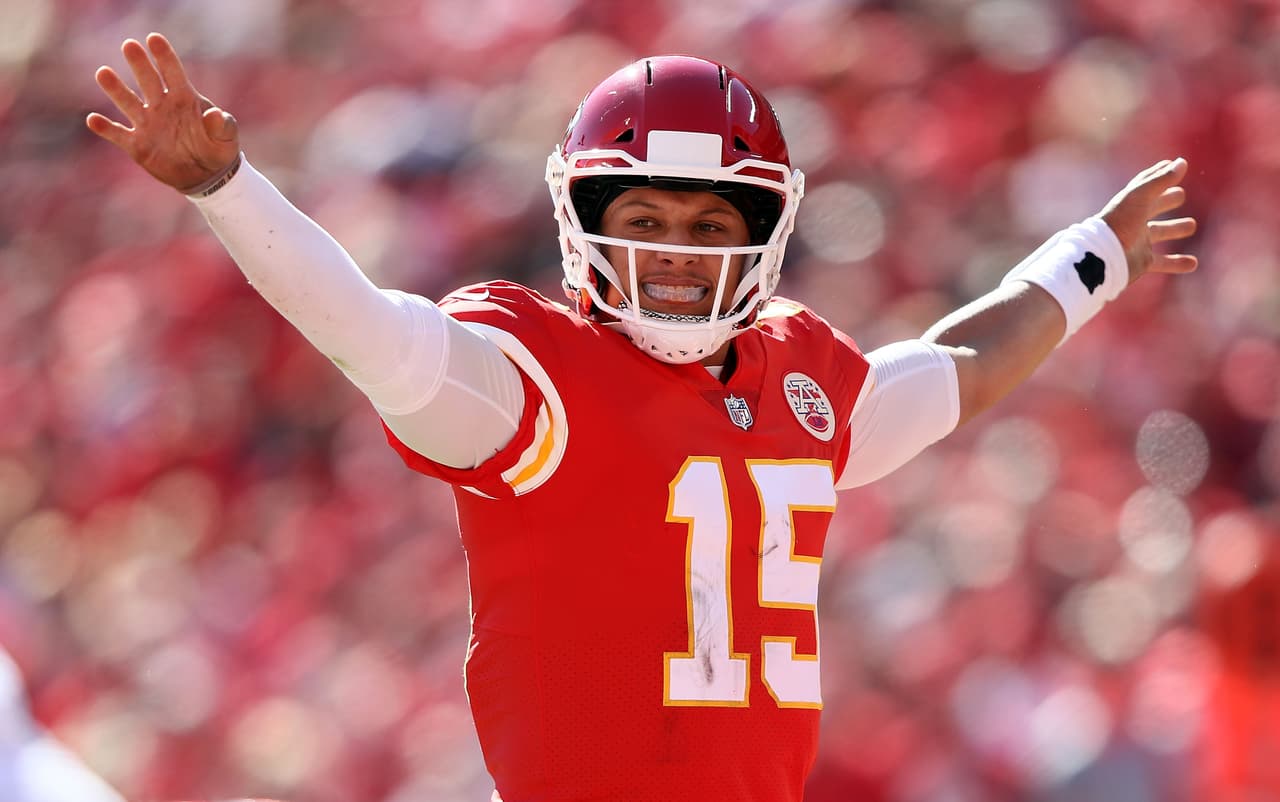 Patrick Mahomes lleva tres partidos seguidos lanzando 4 pases de touchdown.