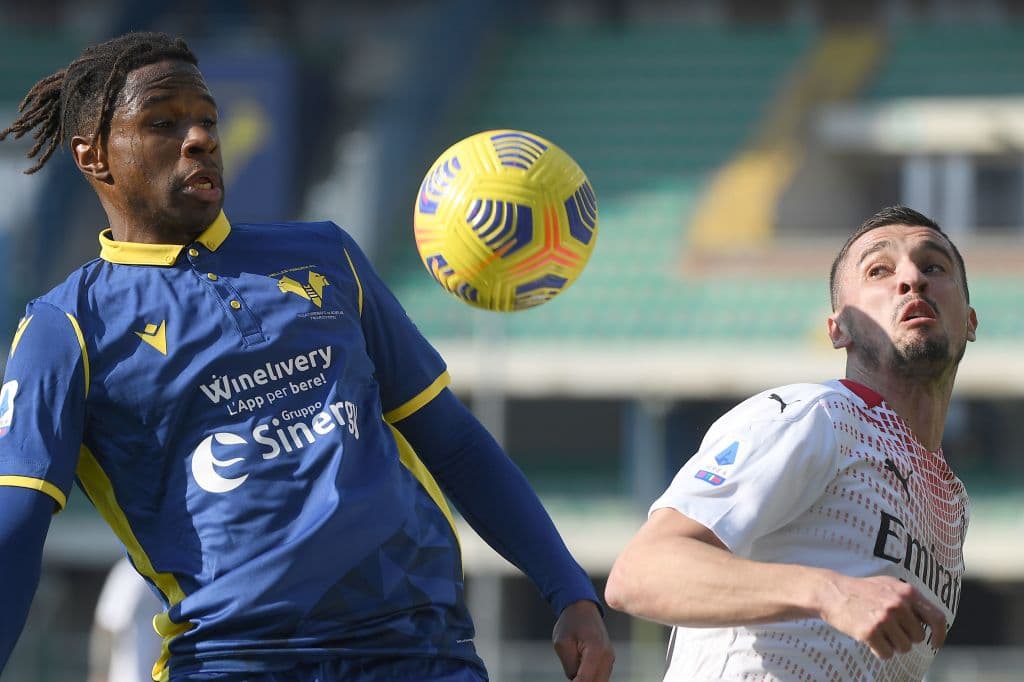 Milan derrota al Hellas Verona y la Roma gana en la J26