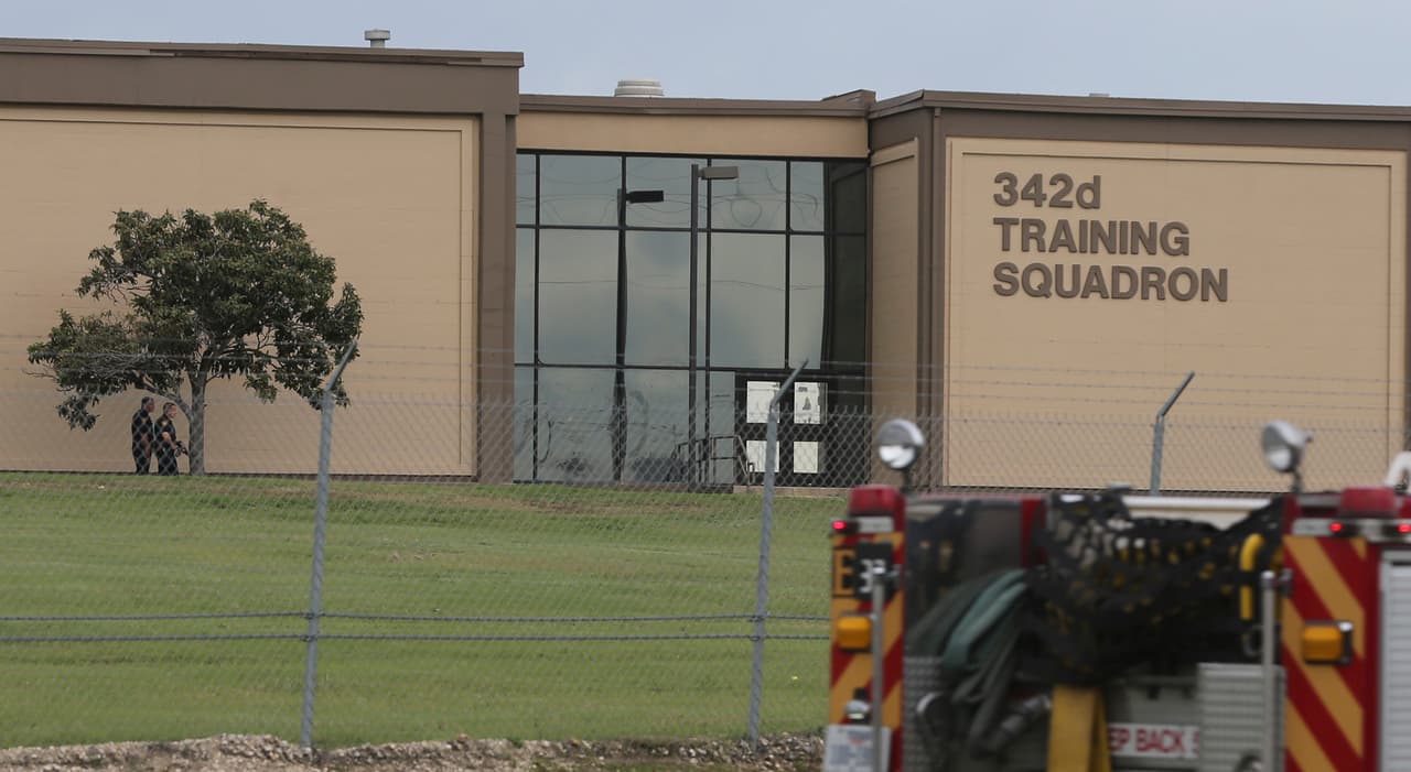 El Coliseo Freeman y la Base Lackland pudieran albergar a decenas de niños inmigrantes no acompañados