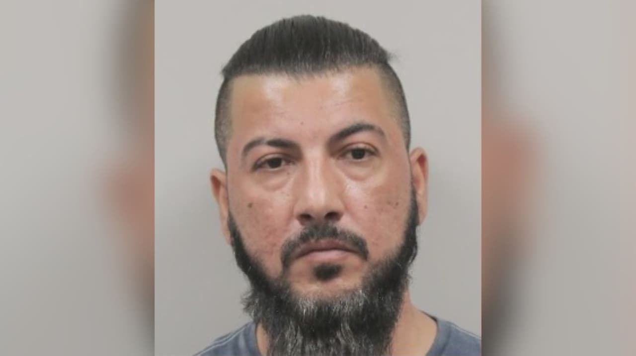 Hombre es detenido tras ingresar armado y con equipo táctico a primaria en Klein ISD