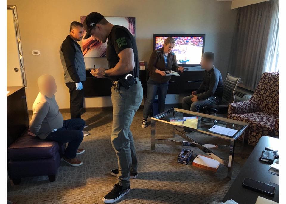 Agencias locales del orden en el condado de Santa Clara desmantelaron una red de tráfico humano este jueves tras un operativo que se llevó a cabo a fines de enero y principios de febrero. El operativo culminó con más de una docena de arrestos y la recuperación de varias víctimas en el Área de la Bahía.
<br>
<br>