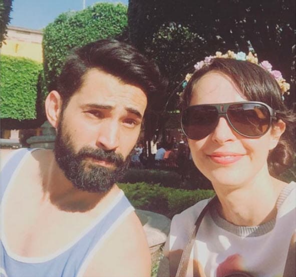 Ese mismo año la actriz inició un romance con 
<b>David Medel. </b>Irán estuvo un año y medio junto al actor de la serie 'Club de cuervos'.