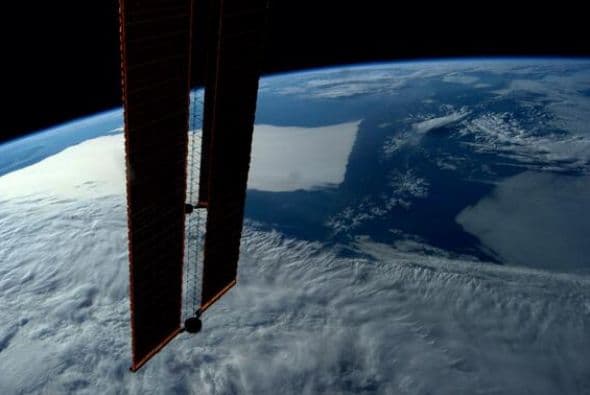 Un cuadro de nubes rodea el volcán de Kamchtka. Fotos: @astro_reid
