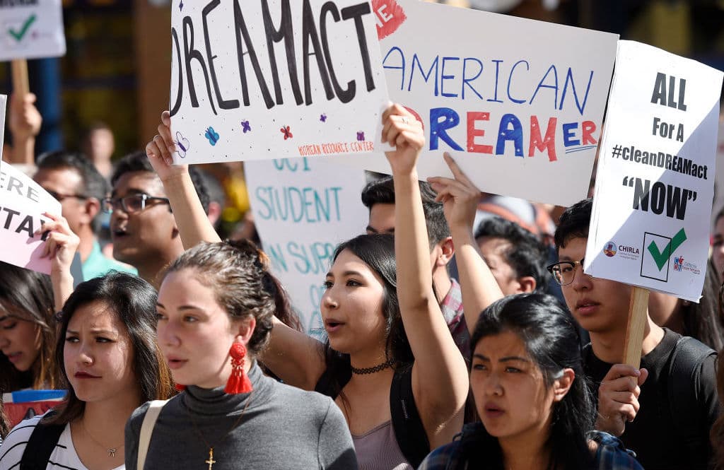 Estas son las 5 posibles leyes para dreamers y la cantidad de beneficiarios que apoyarían