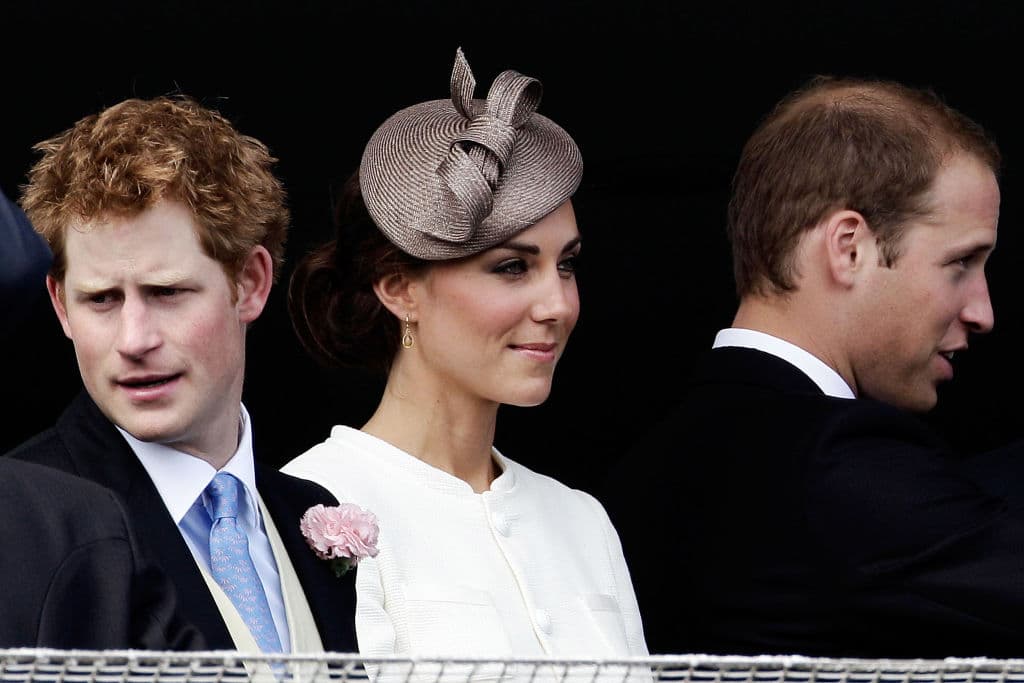 Durante el funeral de Philip, el sábado pasado, Kate fue la intermediaria entre su esposo y su cuñado, el príncipe Harry, quienes se distanciaron a raíz de la entrevista que el duque de Sussex y su esposa Meghan Markle dieron a Oprah Winfrey el mes pasado.