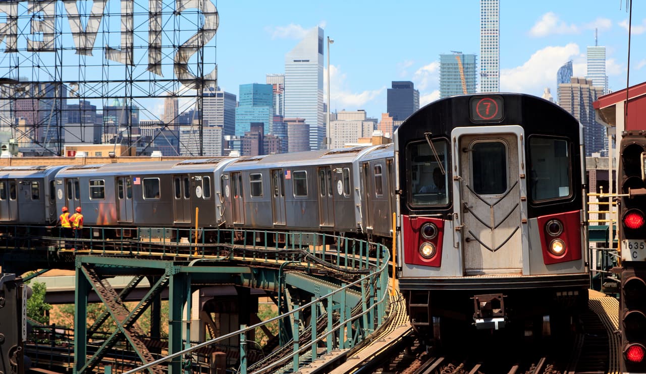 Sanciones, equidad y educación: La nueva forma de combatir a los evasores de tarifas del subway en NYC 
