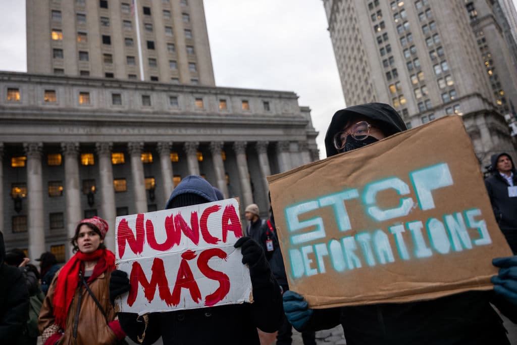 Algunas familias han tomado medidas preventivas, como transferir propiedades a nombre de sus hijos ciudadanos estadounidenses ante la posibilidad de deportación.