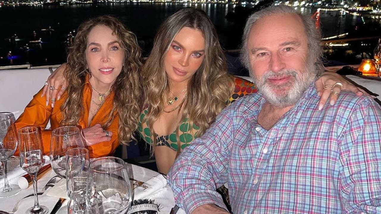 Familiares de Belinda tachan a la cantante de “interesada” y acusan a su padre de supuesto fraude