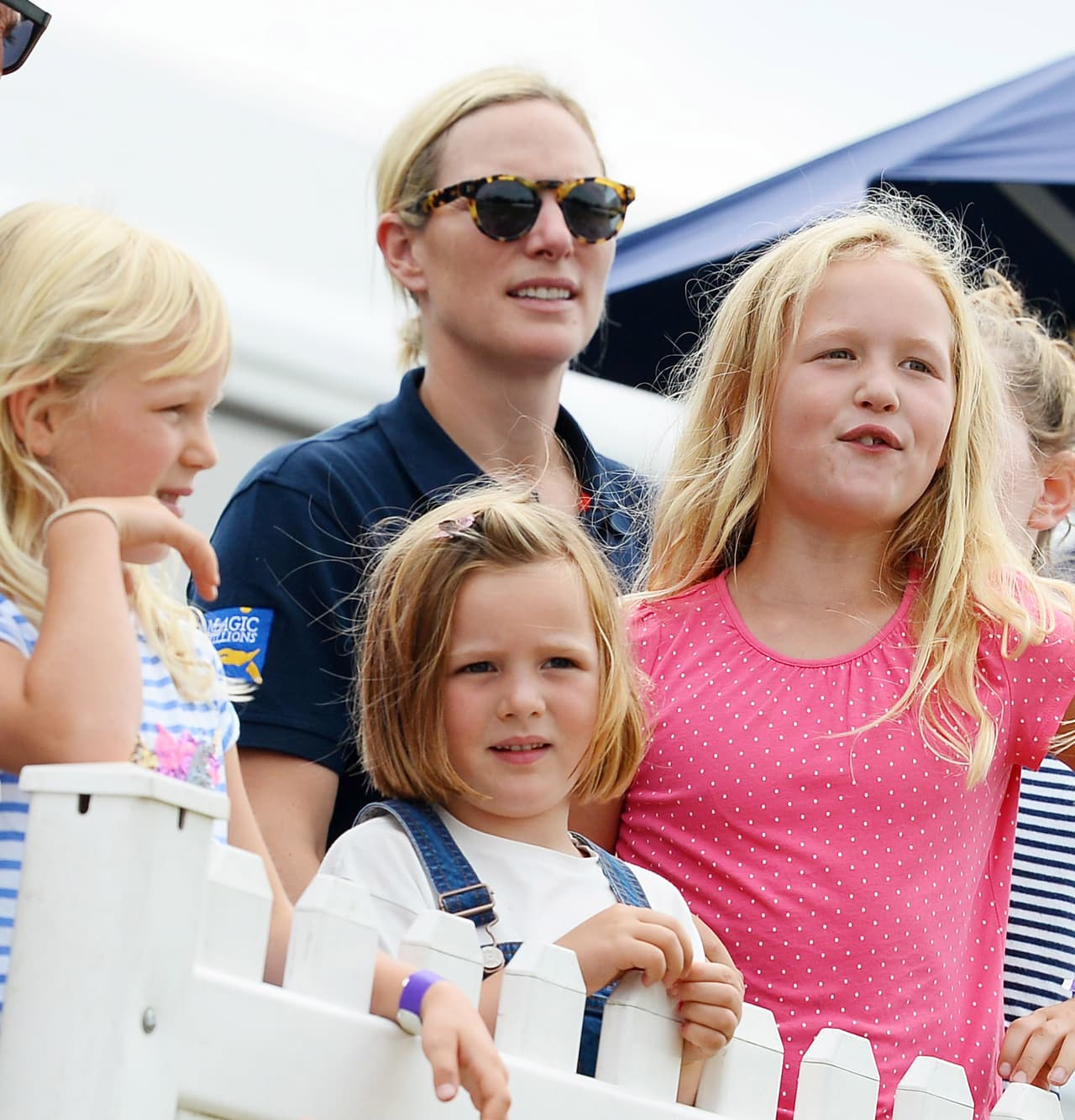 Zara está casada con Mike Tindall, ex capitán de rugby de Inglaterra, desde julio de 2011. Son padres de Mia y Lena Elizabeth. Mientras la primogénita nació en 2014, la pequeña llegó al mundo el 19 de junio de 2018.