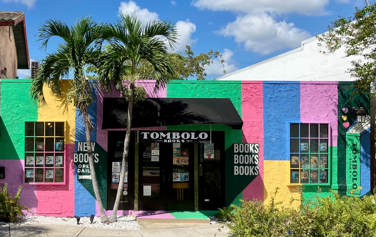 <h3 class="cms-H3-H3">Storytime para los niños</h3>
<br>Cada jueves, la librería Tombolo Books dedica la mañana a cuentos y canciones. Este evento es ideal para niños entre 0-4 años de edad. 
<br>
<br>Cada jueves a las 9:30 am 
<br>
<br>Tombolo Books:
<br>2153 1st Ave SSt. Petersburg, FL
<br>
<br>Gratis