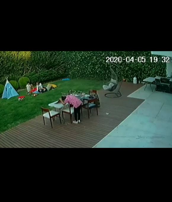 La última ocasión que madre e hijo convivieron en persona fue el pasado 5 de abril en casa de Medina. Desde entonces solo lo hacen por videollamada a las 7 de la noche. 
<br>