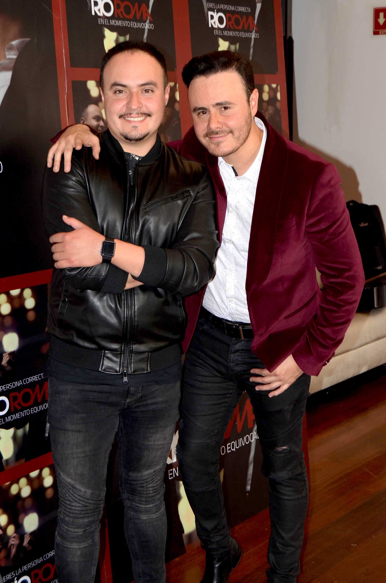 La madrugada de este viernes 27 de diciembre, el dúo denunció 
<b><a href="https://twitter.com/RioRomamx" target="_blank">a través de Twitter</a></b> el robo del que fueron víctimas muy cerca de Villagrán, en el estado mexicano de Guanajuato. Con ellos suman 
<b>19 los famosos que han sido víctimas</b> del hampa mexicana en el 2019.
<br>