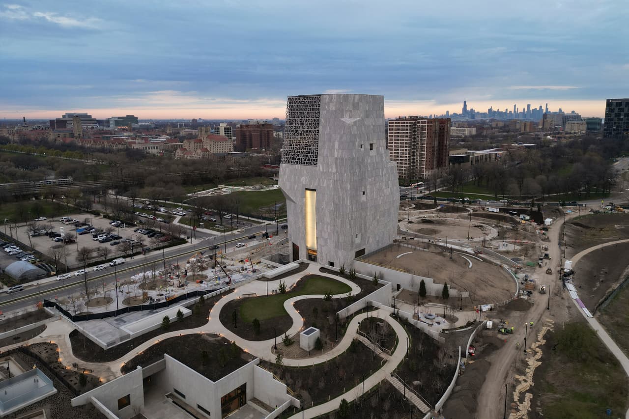 Así luce el edificio Centro Presidencial Obama desde el aire.
