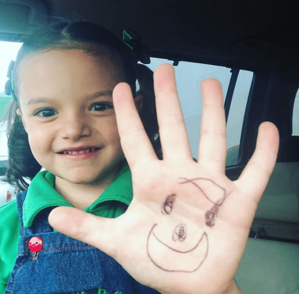 "Yo no quiero estigmatizar a mi hija con ser 'la hija de…'. Yo no quiero que Luciana Rojas sea la hija de Lorena Rojas o la hija de Mayra. Quiero que Luciana Rojas sea Luciana Rojas", dijo la actriz al programa Hoy.