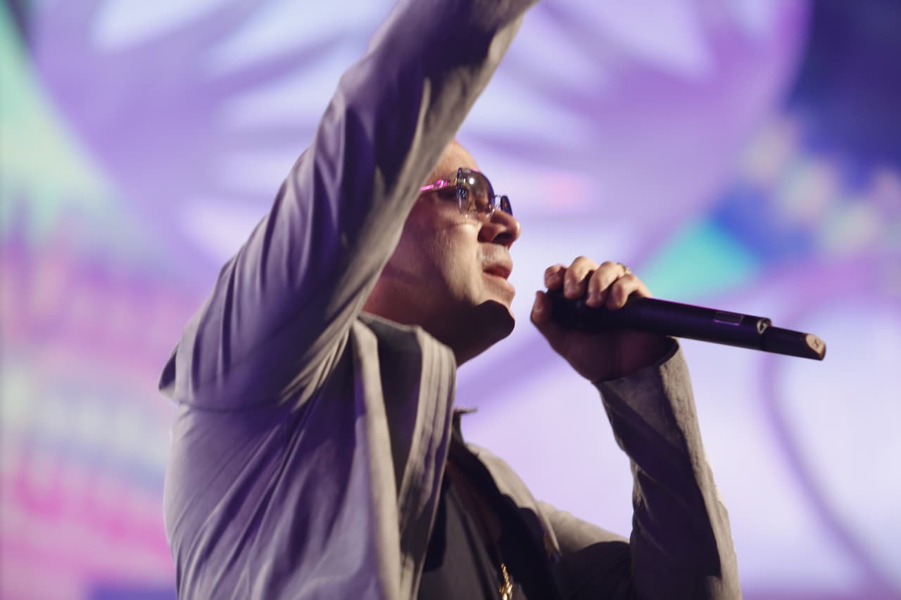 Wisin subió al escenario de nuevo para cantar 'Que se siente el deseo'