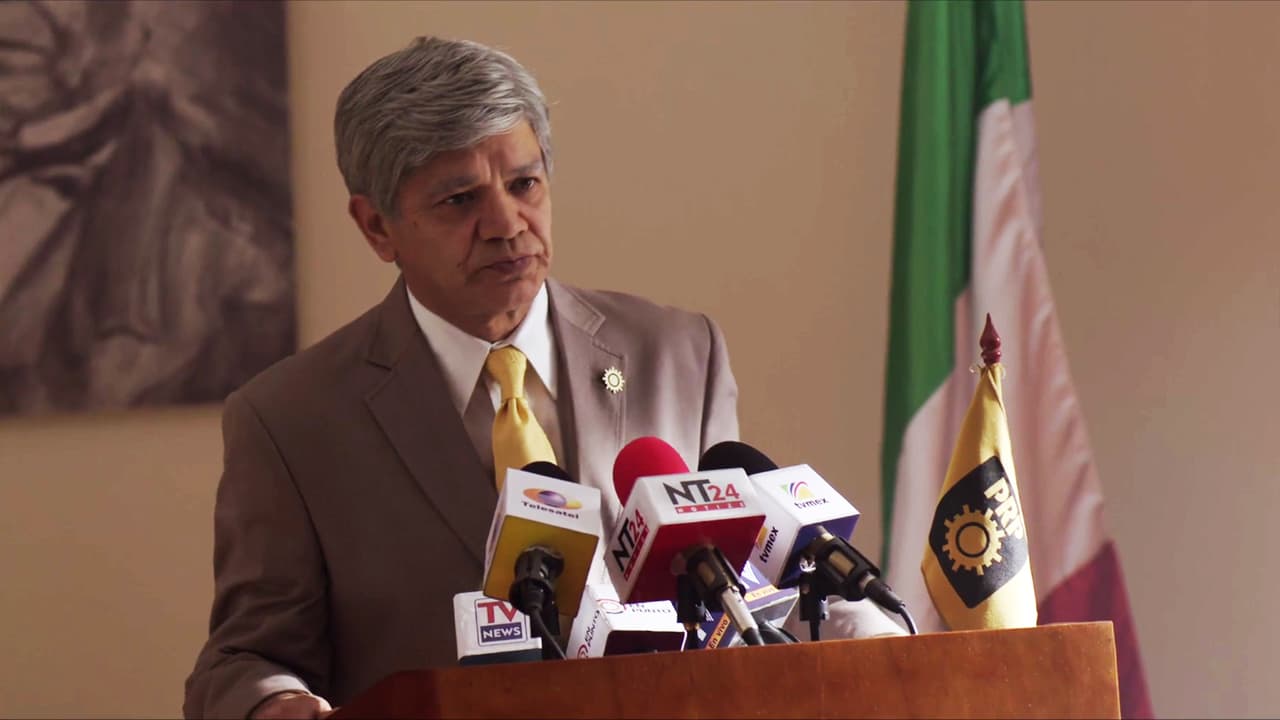 There was no time to waste. Labrador called the media to take advantage of the revelation and he explained that the power mafia was afraid of him because they knew he’d put and end to their privileges.