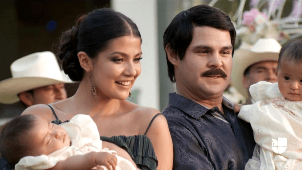 Fue así como en la serie se representó el nacimiento de las hijas que 'El Chapo' tuvo con Emma Coronel.